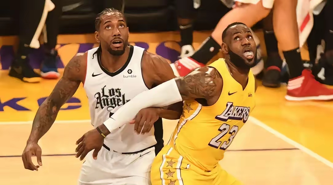 国际比赛日纽约尼克斯调整名单以备法甲，复出首秀环节打磨，悬念犹存，赛程密集仍需轮换的简单介绍